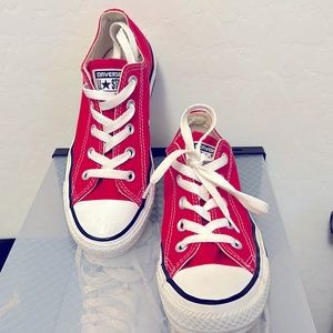 Size 6 - Red Converse All-Stars - Like New